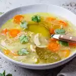 Φθινοπωρινή κοτόσουπα με το ψητό κοτόπουλο που περίσσεψε