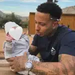 Ο Light πόζαρε με τον ενός μηνός γιο του - Δείτε τη φωτογραφία