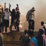 Από την Σρι Λάνκα έως τη Μαδαγασκάρη, οι οργισμένοι 20άρηδες της Gen Z ρίχνουν τις κυβερνήσεις τη μία μετά την άλλη: Τι ενώνει τους νέους που εξεγείρονται
