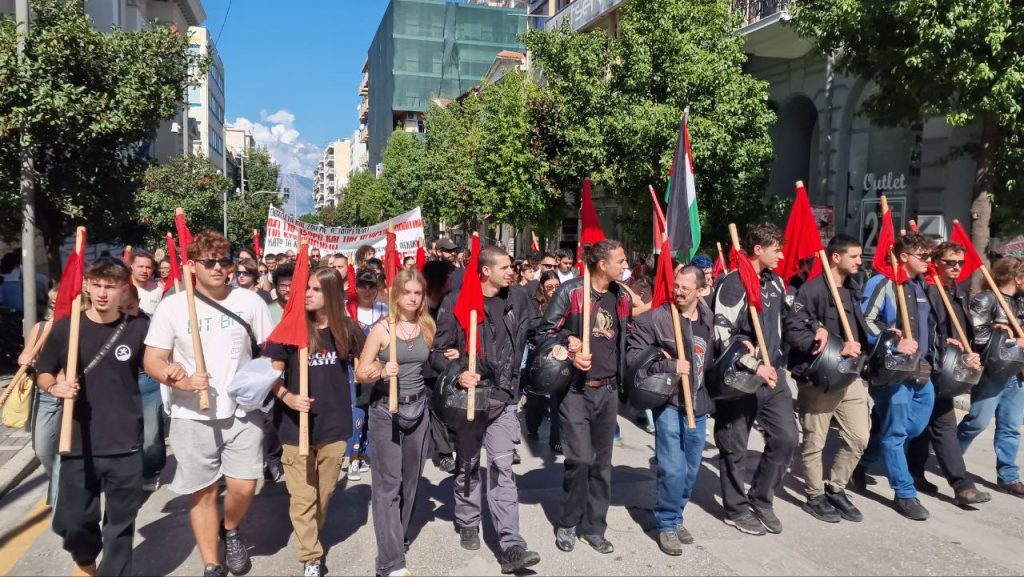 Πάτρα - Φωτό και βίντεο: Χιλιάδες στην πορεία για την απεργία!
