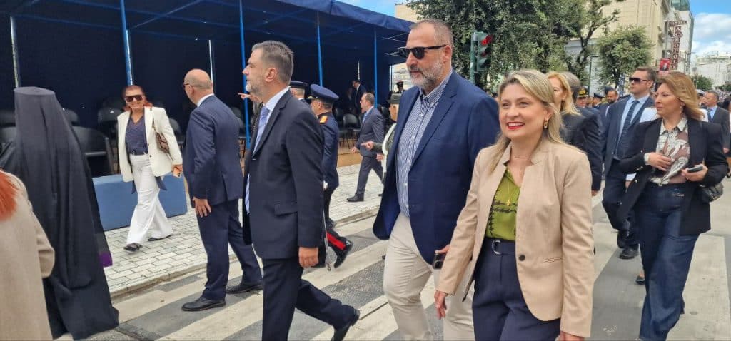 Πάτρα: Με υπερηφάνεια η παρέλαση για την επέτειο του ΟΧΙ - Δείτε πολλές φωτό (συνεχής ροή) Πάτρα: Με υπερηφάνεια η παρέλαση για την επέτειο του ΟΧΙ - Δείτε πολλές φωτό (συνεχής ροή)