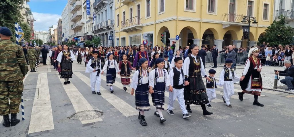 Πάτρα: Με υπερηφάνεια η παρέλαση για την επέτειο του ΟΧΙ - Δείτε πολλές φωτό (συνεχής ροή) Πάτρα: Με υπερηφάνεια η παρέλαση για την επέτειο του ΟΧΙ - Δείτε πολλές φωτό (συνεχής ροή)