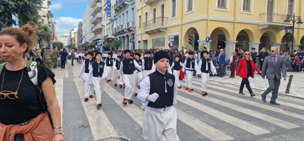 Πάτρα: Με υπερηφάνεια η παρέλαση για την επέτειο του ΟΧΙ - Δείτε πολλές φωτό (συνεχής ροή) Πάτρα: Με υπερηφάνεια η παρέλαση για την επέτειο του ΟΧΙ - Δείτε πολλές φωτό (συνεχής ροή)