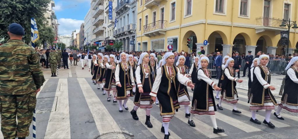 Πάτρα: Με υπερηφάνεια η παρέλαση για την επέτειο του ΟΧΙ - Δείτε πολλές φωτό (συνεχής ροή) Πάτρα: Με υπερηφάνεια η παρέλαση για την επέτειο του ΟΧΙ - Δείτε πολλές φωτό (συνεχής ροή)