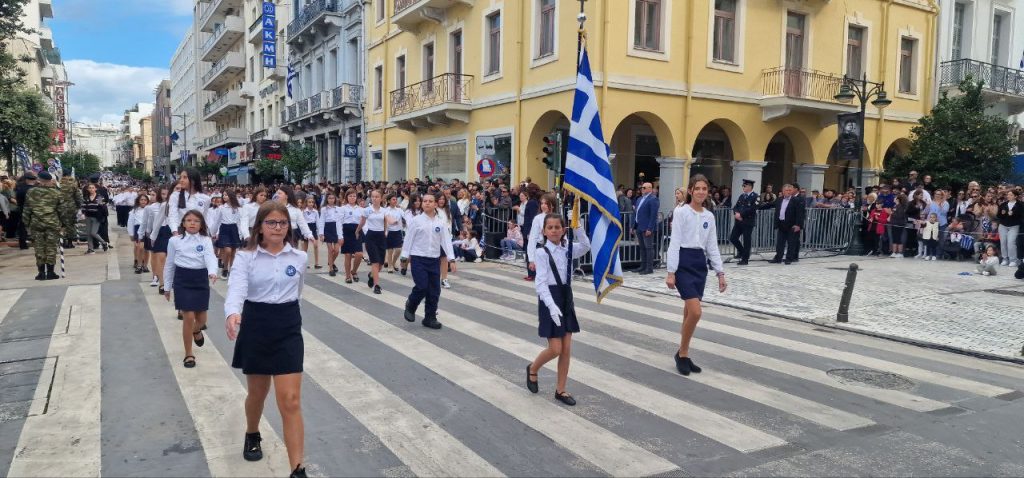 Πάτρα: Με υπερηφάνεια η παρέλαση για την επέτειο του ΟΧΙ - Δείτε πολλές φωτό (συνεχής ροή) Πάτρα: Με υπερηφάνεια η παρέλαση για την επέτειο του ΟΧΙ - Δείτε πολλές φωτό (συνεχής ροή)