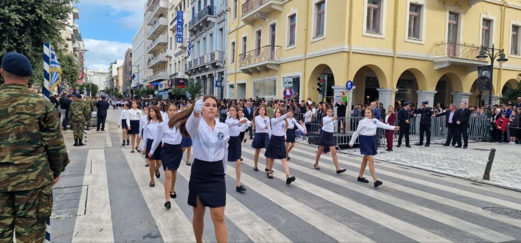 Πάτρα: Με υπερηφάνεια η παρέλαση για την επέτειο του ΟΧΙ - Δείτε πολλές φωτό (συνεχής ροή) Πάτρα: Με υπερηφάνεια η παρέλαση για την επέτειο του ΟΧΙ - Δείτε πολλές φωτό (συνεχής ροή)