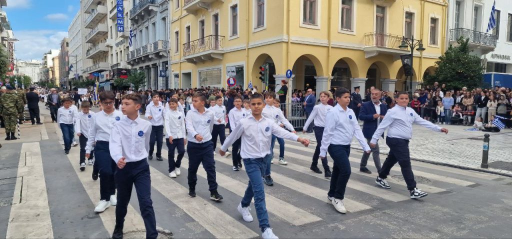Πάτρα: Με υπερηφάνεια η παρέλαση για την επέτειο του ΟΧΙ - Δείτε πολλές φωτό (συνεχής ροή) Πάτρα: Με υπερηφάνεια η παρέλαση για την επέτειο του ΟΧΙ - Δείτε πολλές φωτό (συνεχής ροή)