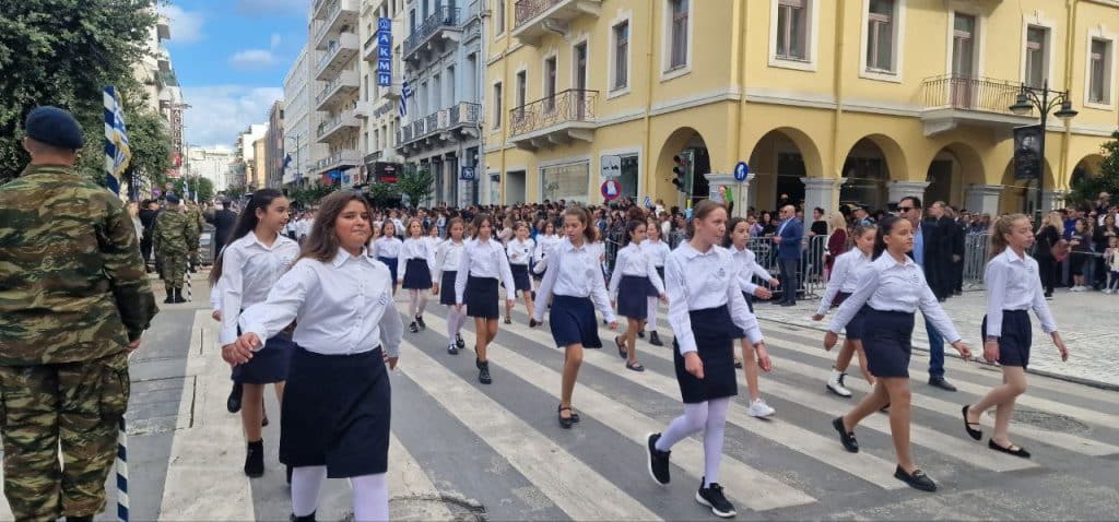 Πάτρα: Με υπερηφάνεια η παρέλαση για την επέτειο του ΟΧΙ - Δείτε πολλές φωτό (συνεχής ροή) Πάτρα: Με υπερηφάνεια η παρέλαση για την επέτειο του ΟΧΙ - Δείτε πολλές φωτό (συνεχής ροή)