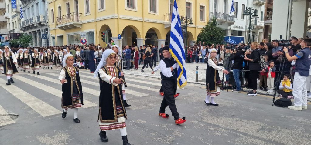 Πάτρα: Με υπερηφάνεια η παρέλαση για την επέτειο του ΟΧΙ - Δείτε πολλές φωτό (συνεχής ροή) Πάτρα: Με υπερηφάνεια η παρέλαση για την επέτειο του ΟΧΙ - Δείτε πολλές φωτό (συνεχής ροή)