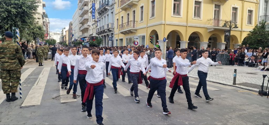 Πάτρα: Με υπερηφάνεια η παρέλαση για την επέτειο του ΟΧΙ - Δείτε πολλές φωτό (συνεχής ροή) Πάτρα: Με υπερηφάνεια η παρέλαση για την επέτειο του ΟΧΙ - Δείτε πολλές φωτό (συνεχής ροή)