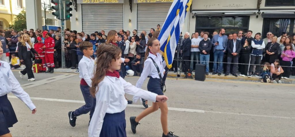 Πάτρα: Με υπερηφάνεια η παρέλαση για την επέτειο του ΟΧΙ - Δείτε πολλές φωτό (συνεχής ροή) Πάτρα: Με υπερηφάνεια η παρέλαση για την επέτειο του ΟΧΙ - Δείτε πολλές φωτό (συνεχής ροή)