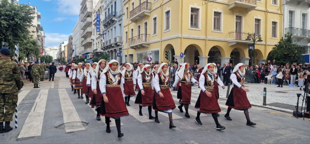 Πάτρα: Με υπερηφάνεια η παρέλαση για την επέτειο του ΟΧΙ - Δείτε πολλές φωτό (συνεχής ροή) Πάτρα: Με υπερηφάνεια η παρέλαση για την επέτειο του ΟΧΙ - Δείτε πολλές φωτό (συνεχής ροή)