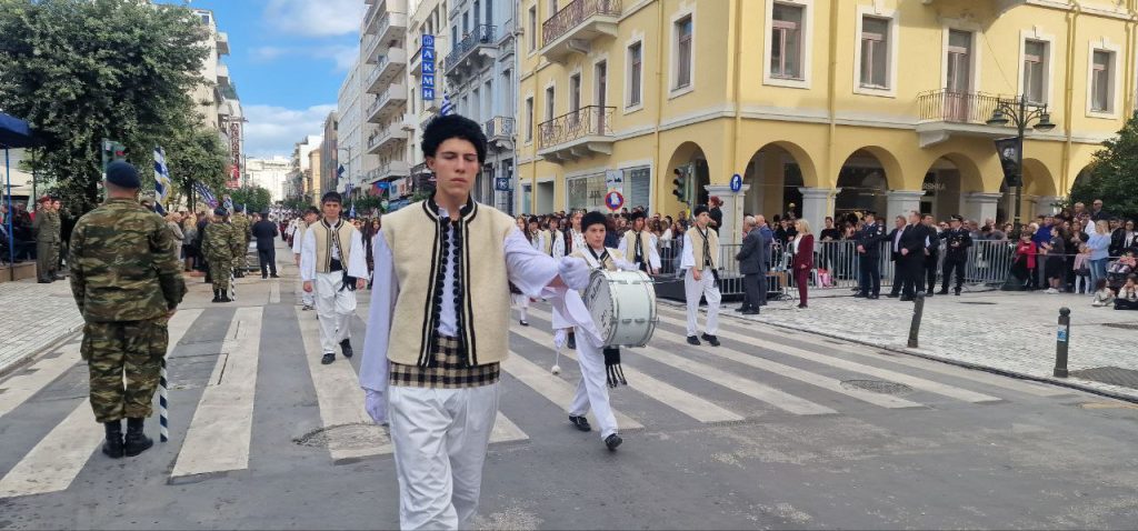 Πάτρα: Με υπερηφάνεια η παρέλαση για την επέτειο του ΟΧΙ - Δείτε πολλές φωτό (συνεχής ροή) Πάτρα: Με υπερηφάνεια η παρέλαση για την επέτειο του ΟΧΙ - Δείτε πολλές φωτό (συνεχής ροή)