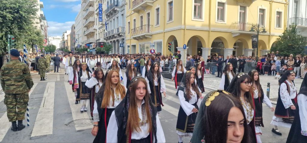 Πάτρα: Με υπερηφάνεια η παρέλαση για την επέτειο του ΟΧΙ - Δείτε πολλές φωτό (συνεχής ροή) Πάτρα: Με υπερηφάνεια η παρέλαση για την επέτειο του ΟΧΙ - Δείτε πολλές φωτό (συνεχής ροή)