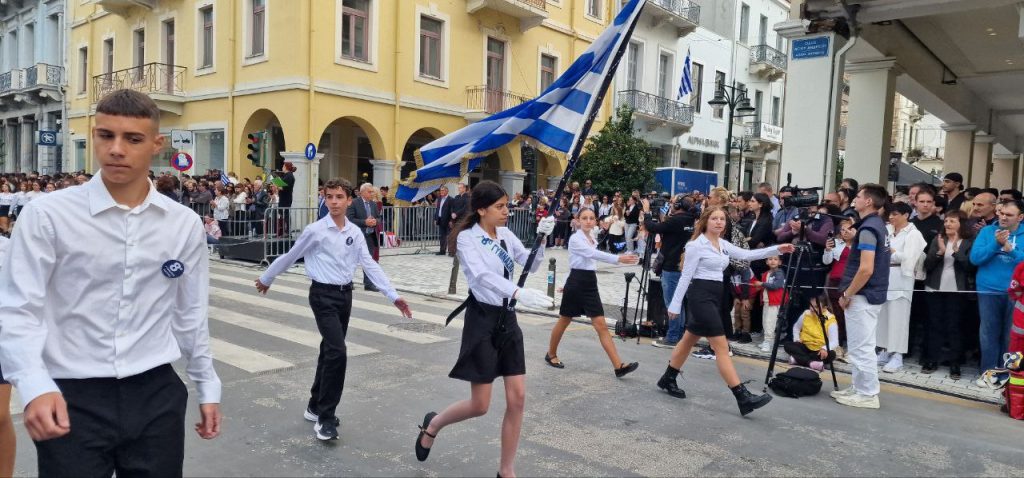 Πάτρα: Με υπερηφάνεια η παρέλαση για την επέτειο του ΟΧΙ - Δείτε πολλές φωτό (συνεχής ροή) Πάτρα: Με υπερηφάνεια η παρέλαση για την επέτειο του ΟΧΙ - Δείτε πολλές φωτό (συνεχής ροή)