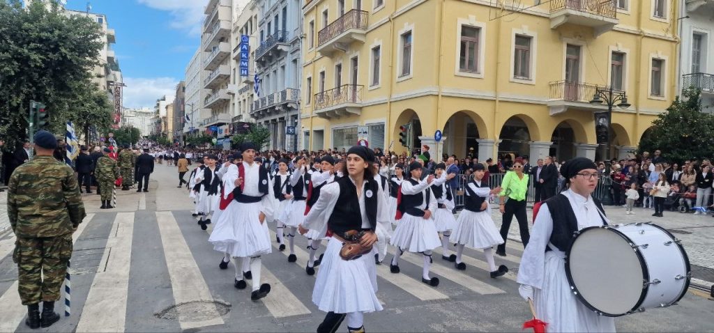 Πάτρα: Με υπερηφάνεια η παρέλαση για την επέτειο του ΟΧΙ - Δείτε πολλές φωτό (συνεχής ροή) Πάτρα: Με υπερηφάνεια η παρέλαση για την επέτειο του ΟΧΙ - Δείτε πολλές φωτό (συνεχής ροή)