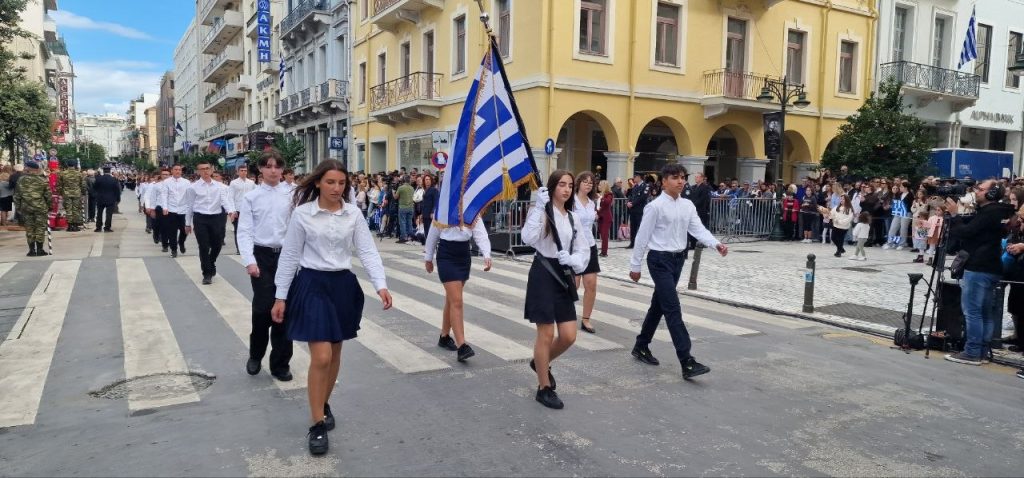 Πάτρα: Με υπερηφάνεια η παρέλαση για την επέτειο του ΟΧΙ - Δείτε πολλές φωτό (συνεχής ροή) Πάτρα: Με υπερηφάνεια η παρέλαση για την επέτειο του ΟΧΙ - Δείτε πολλές φωτό (συνεχής ροή)