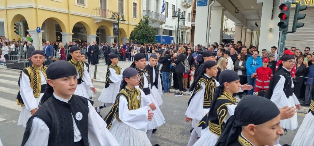 Πάτρα: Με υπερηφάνεια η παρέλαση για την επέτειο του ΟΧΙ - Δείτε πολλές φωτό (συνεχής ροή) Πάτρα: Με υπερηφάνεια η παρέλαση για την επέτειο του ΟΧΙ - Δείτε πολλές φωτό (συνεχής ροή)