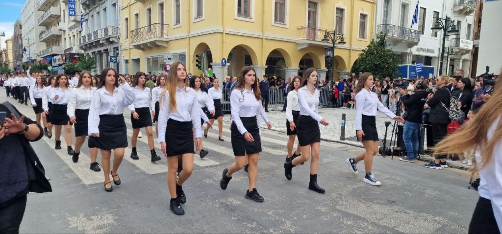 Πάτρα: Με υπερηφάνεια η παρέλαση για την επέτειο του ΟΧΙ - Δείτε πολλές φωτό (συνεχής ροή) Πάτρα: Με υπερηφάνεια η παρέλαση για την επέτειο του ΟΧΙ - Δείτε πολλές φωτό (συνεχής ροή)