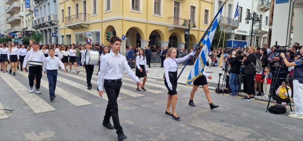 Πάτρα: Με υπερηφάνεια η παρέλαση για την επέτειο του ΟΧΙ - Δείτε πολλές φωτό (συνεχής ροή) Πάτρα: Με υπερηφάνεια η παρέλαση για την επέτειο του ΟΧΙ - Δείτε πολλές φωτό (συνεχής ροή)
