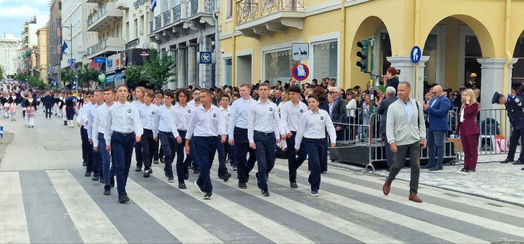 Πάτρα: Με υπερηφάνεια η παρέλαση για την επέτειο του ΟΧΙ - Δείτε πολλές φωτό (συνεχής ροή) Πάτρα: Με υπερηφάνεια η παρέλαση για την επέτειο του ΟΧΙ - Δείτε πολλές φωτό (συνεχής ροή)