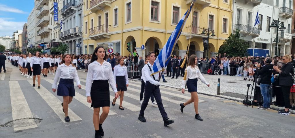 Πάτρα: Με υπερηφάνεια η παρέλαση για την επέτειο του ΟΧΙ - Δείτε πολλές φωτό (συνεχής ροή) Πάτρα: Με υπερηφάνεια η παρέλαση για την επέτειο του ΟΧΙ - Δείτε πολλές φωτό (συνεχής ροή)