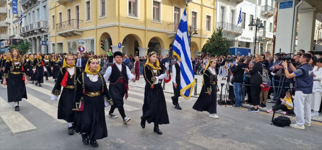 Πάτρα: Με υπερηφάνεια η παρέλαση για την επέτειο του ΟΧΙ - Δείτε πολλές φωτό (συνεχής ροή) Πάτρα: Με υπερηφάνεια η παρέλαση για την επέτειο του ΟΧΙ - Δείτε πολλές φωτό (συνεχής ροή)