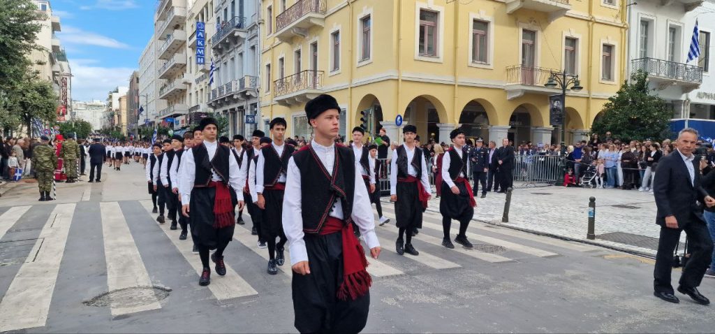 Πάτρα: Με υπερηφάνεια η παρέλαση για την επέτειο του ΟΧΙ - Δείτε πολλές φωτό (συνεχής ροή) Πάτρα: Με υπερηφάνεια η παρέλαση για την επέτειο του ΟΧΙ - Δείτε πολλές φωτό (συνεχής ροή)