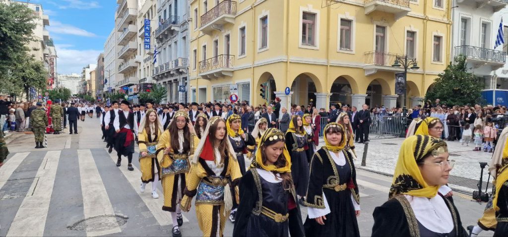 Πάτρα: Με υπερηφάνεια η παρέλαση για την επέτειο του ΟΧΙ - Δείτε πολλές φωτό (συνεχής ροή) Πάτρα: Με υπερηφάνεια η παρέλαση για την επέτειο του ΟΧΙ - Δείτε πολλές φωτό (συνεχής ροή)