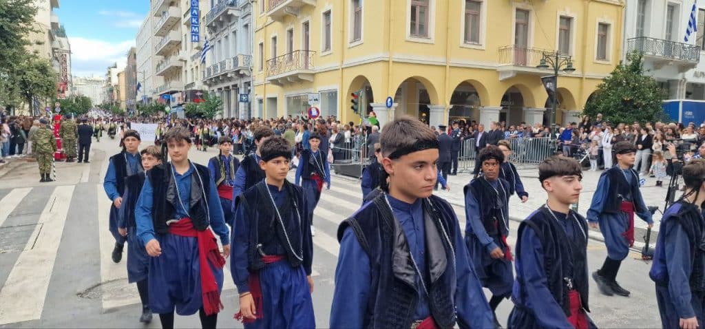 Πάτρα: Με υπερηφάνεια η παρέλαση για την επέτειο του ΟΧΙ - Δείτε πολλές φωτό (συνεχής ροή) Πάτρα: Με υπερηφάνεια η παρέλαση για την επέτειο του ΟΧΙ - Δείτε πολλές φωτό (συνεχής ροή)