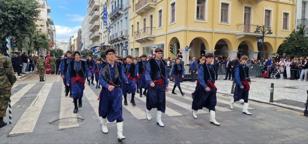 Πάτρα: Με υπερηφάνεια η παρέλαση για την επέτειο του ΟΧΙ - Δείτε πολλές φωτό (συνεχής ροή) Πάτρα: Με υπερηφάνεια η παρέλαση για την επέτειο του ΟΧΙ - Δείτε πολλές φωτό (συνεχής ροή)