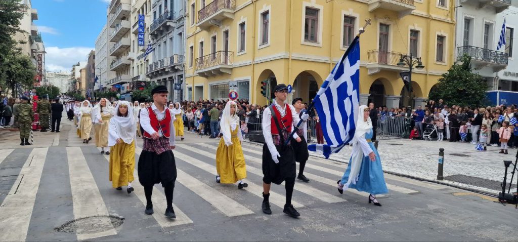 Πάτρα: Με υπερηφάνεια η παρέλαση για την επέτειο του ΟΧΙ - Δείτε πολλές φωτό (συνεχής ροή) Πάτρα: Με υπερηφάνεια η παρέλαση για την επέτειο του ΟΧΙ - Δείτε πολλές φωτό (συνεχής ροή)