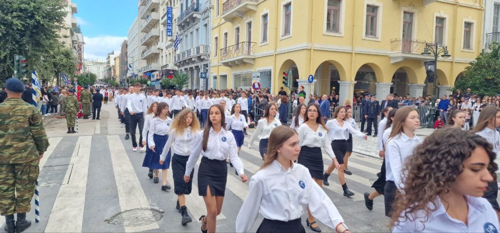 Πάτρα: Με υπερηφάνεια η παρέλαση για την επέτειο του ΟΧΙ - Δείτε πολλές φωτό (συνεχής ροή) Πάτρα: Με υπερηφάνεια η παρέλαση για την επέτειο του ΟΧΙ - Δείτε πολλές φωτό (συνεχής ροή)