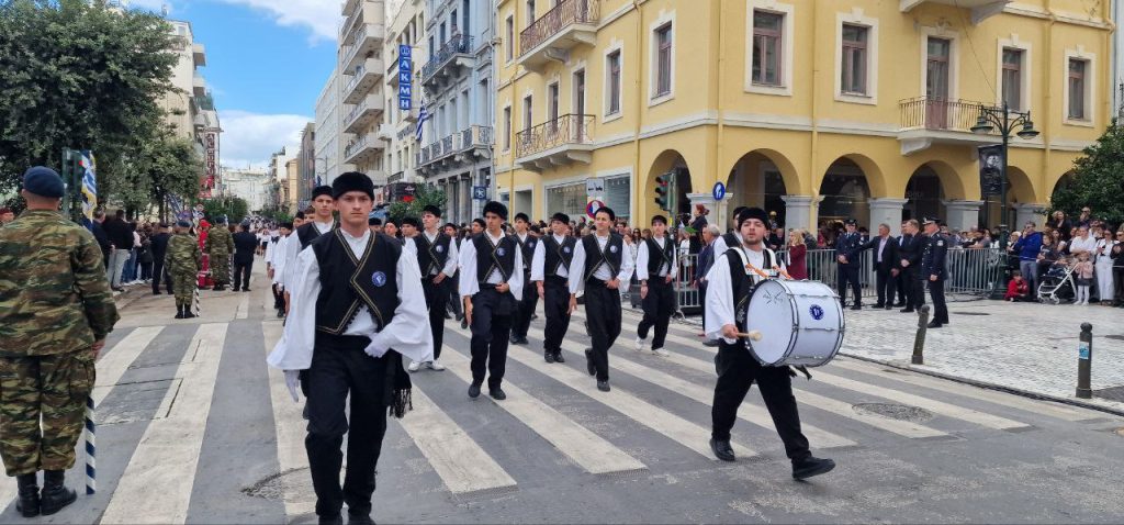 Πάτρα: Με υπερηφάνεια η παρέλαση για την επέτειο του ΟΧΙ - Δείτε πολλές φωτό (συνεχής ροή) Πάτρα: Με υπερηφάνεια η παρέλαση για την επέτειο του ΟΧΙ - Δείτε πολλές φωτό (συνεχής ροή)