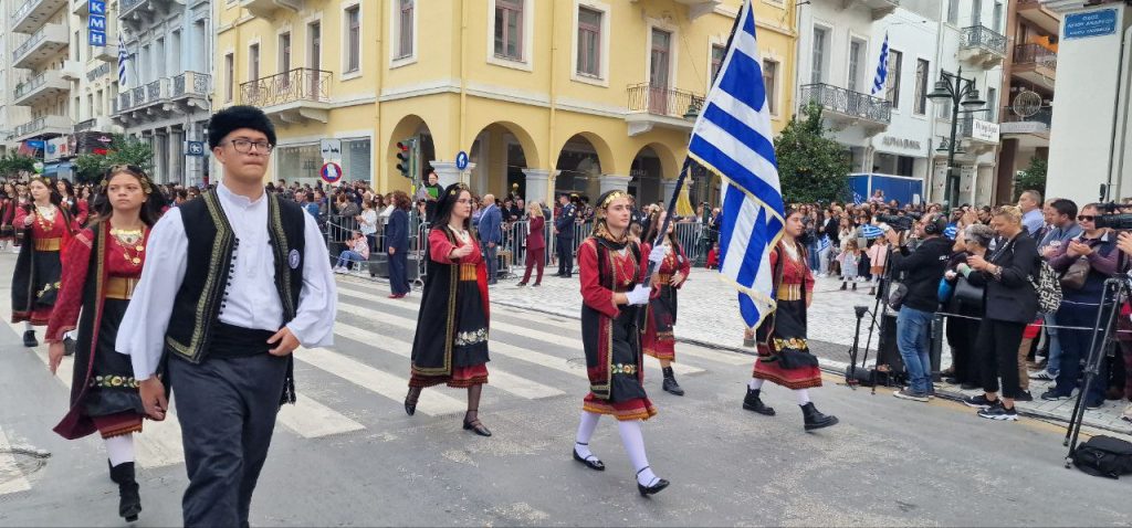 Πάτρα: Με υπερηφάνεια η παρέλαση για την επέτειο του ΟΧΙ - Δείτε πολλές φωτό (συνεχής ροή) Πάτρα: Με υπερηφάνεια η παρέλαση για την επέτειο του ΟΧΙ - Δείτε πολλές φωτό (συνεχής ροή)