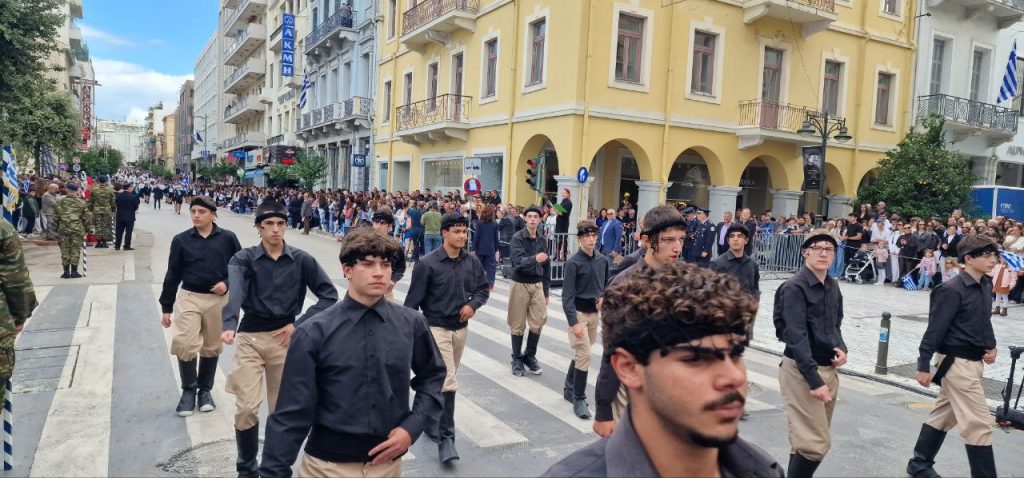 Πάτρα: Με υπερηφάνεια η παρέλαση για την επέτειο του ΟΧΙ - Δείτε πολλές φωτό (συνεχής ροή) Πάτρα: Με υπερηφάνεια η παρέλαση για την επέτειο του ΟΧΙ - Δείτε πολλές φωτό (συνεχής ροή)