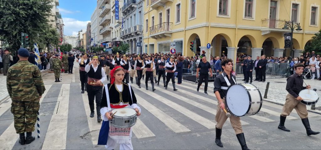 Πάτρα: Με υπερηφάνεια η παρέλαση για την επέτειο του ΟΧΙ - Δείτε πολλές φωτό (συνεχής ροή) Πάτρα: Με υπερηφάνεια η παρέλαση για την επέτειο του ΟΧΙ - Δείτε πολλές φωτό (συνεχής ροή)