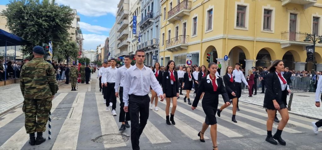 Πάτρα: Με υπερηφάνεια η παρέλαση για την επέτειο του ΟΧΙ - Δείτε πολλές φωτό (συνεχής ροή) Πάτρα: Με υπερηφάνεια η παρέλαση για την επέτειο του ΟΧΙ - Δείτε πολλές φωτό (συνεχής ροή)