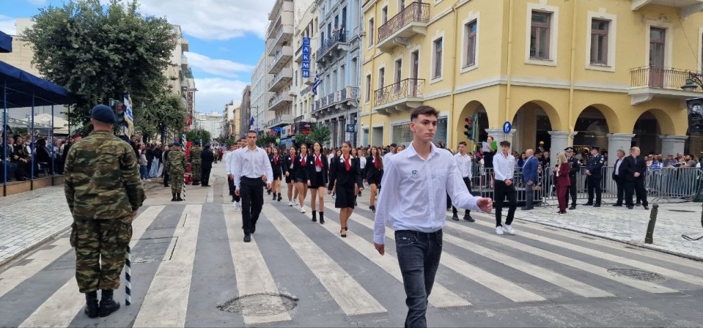 Πάτρα: Με υπερηφάνεια η παρέλαση για την επέτειο του ΟΧΙ - Δείτε πολλές φωτό (συνεχής ροή) Πάτρα: Με υπερηφάνεια η παρέλαση για την επέτειο του ΟΧΙ - Δείτε πολλές φωτό (συνεχής ροή)