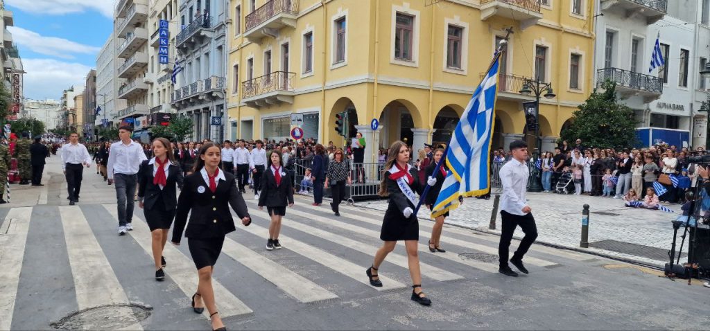 Πάτρα: Με υπερηφάνεια η παρέλαση για την επέτειο του ΟΧΙ - Δείτε πολλές φωτό (συνεχής ροή) Πάτρα: Με υπερηφάνεια η παρέλαση για την επέτειο του ΟΧΙ - Δείτε πολλές φωτό (συνεχής ροή)