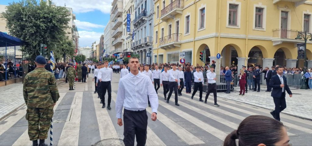 Πάτρα: Με υπερηφάνεια η παρέλαση για την επέτειο του ΟΧΙ - Δείτε πολλές φωτό (συνεχής ροή) Πάτρα: Με υπερηφάνεια η παρέλαση για την επέτειο του ΟΧΙ - Δείτε πολλές φωτό (συνεχής ροή)
