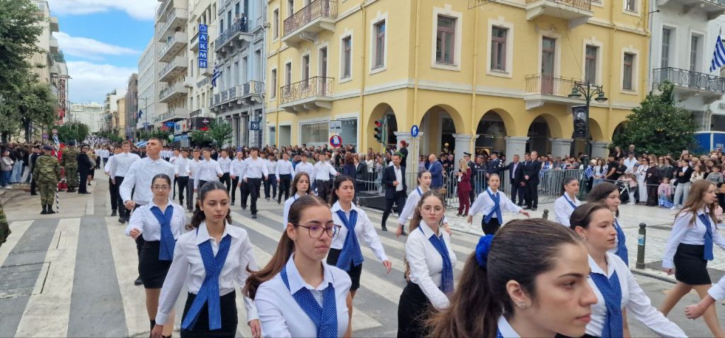 Πάτρα: Με υπερηφάνεια η παρέλαση για την επέτειο του ΟΧΙ - Δείτε πολλές φωτό (συνεχής ροή) Πάτρα: Με υπερηφάνεια η παρέλαση για την επέτειο του ΟΧΙ - Δείτε πολλές φωτό (συνεχής ροή)