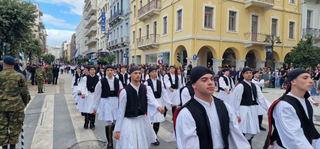 Πάτρα: Με υπερηφάνεια η παρέλαση για την επέτειο του ΟΧΙ - Δείτε πολλές φωτό (συνεχής ροή) Πάτρα: Με υπερηφάνεια η παρέλαση για την επέτειο του ΟΧΙ - Δείτε πολλές φωτό (συνεχής ροή)
