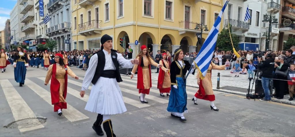Πάτρα: Με υπερηφάνεια η παρέλαση για την επέτειο του ΟΧΙ - Δείτε πολλές φωτό (συνεχής ροή) Πάτρα: Με υπερηφάνεια η παρέλαση για την επέτειο του ΟΧΙ - Δείτε πολλές φωτό (συνεχής ροή)