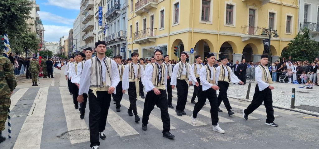 Πάτρα: Με υπερηφάνεια η παρέλαση για την επέτειο του ΟΧΙ - Δείτε πολλές φωτό (συνεχής ροή) Πάτρα: Με υπερηφάνεια η παρέλαση για την επέτειο του ΟΧΙ - Δείτε πολλές φωτό (συνεχής ροή)