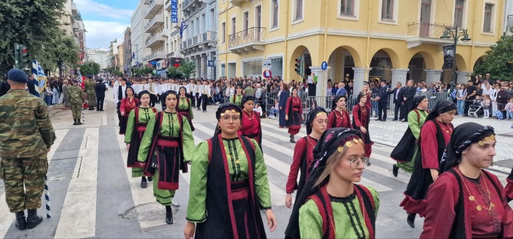 Πάτρα: Με υπερηφάνεια η παρέλαση για την επέτειο του ΟΧΙ - Δείτε πολλές φωτό (συνεχής ροή) Πάτρα: Με υπερηφάνεια η παρέλαση για την επέτειο του ΟΧΙ - Δείτε πολλές φωτό (συνεχής ροή)
