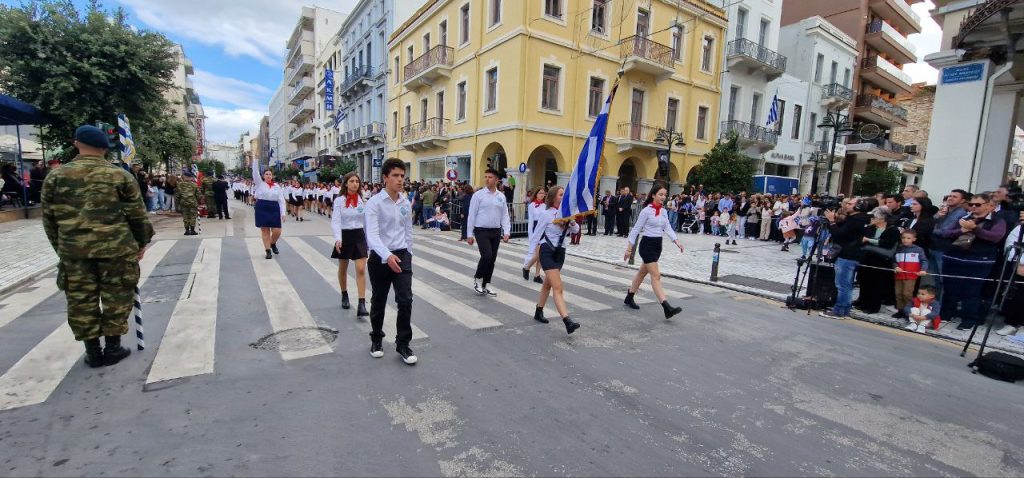 Πάτρα: Με υπερηφάνεια η παρέλαση για την επέτειο του ΟΧΙ - Δείτε πολλές φωτό (συνεχής ροή) Πάτρα: Με υπερηφάνεια η παρέλαση για την επέτειο του ΟΧΙ - Δείτε πολλές φωτό (συνεχής ροή)