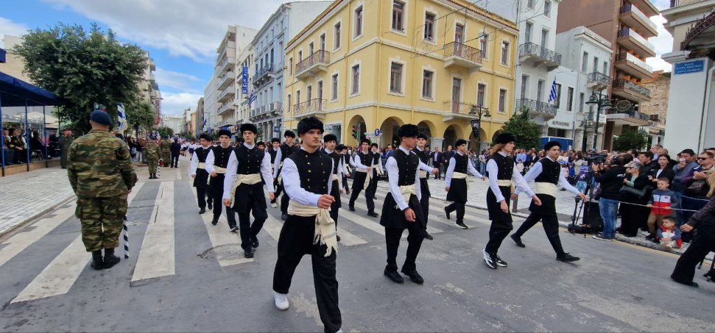 Πάτρα: Με υπερηφάνεια η παρέλαση για την επέτειο του ΟΧΙ - Δείτε πολλές φωτό (συνεχής ροή) Πάτρα: Με υπερηφάνεια η παρέλαση για την επέτειο του ΟΧΙ - Δείτε πολλές φωτό (συνεχής ροή)