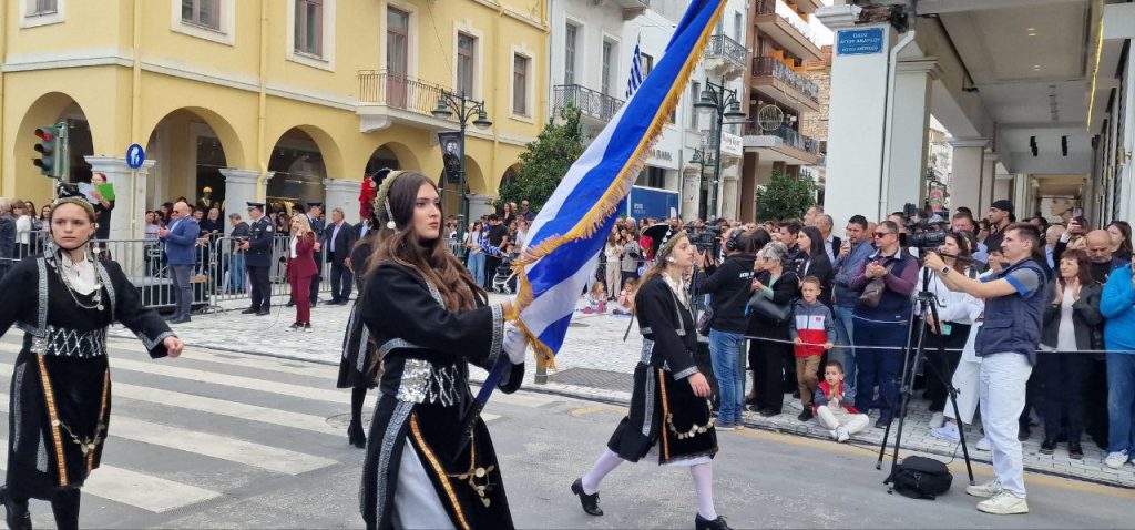 Πάτρα: Με υπερηφάνεια η παρέλαση για την επέτειο του ΟΧΙ - Δείτε πολλές φωτό (συνεχής ροή) Πάτρα: Με υπερηφάνεια η παρέλαση για την επέτειο του ΟΧΙ - Δείτε πολλές φωτό (συνεχής ροή)