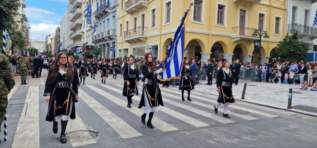 Πάτρα: Με υπερηφάνεια η παρέλαση για την επέτειο του ΟΧΙ - Δείτε πολλές φωτό (συνεχής ροή) Πάτρα: Με υπερηφάνεια η παρέλαση για την επέτειο του ΟΧΙ - Δείτε πολλές φωτό (συνεχής ροή)
